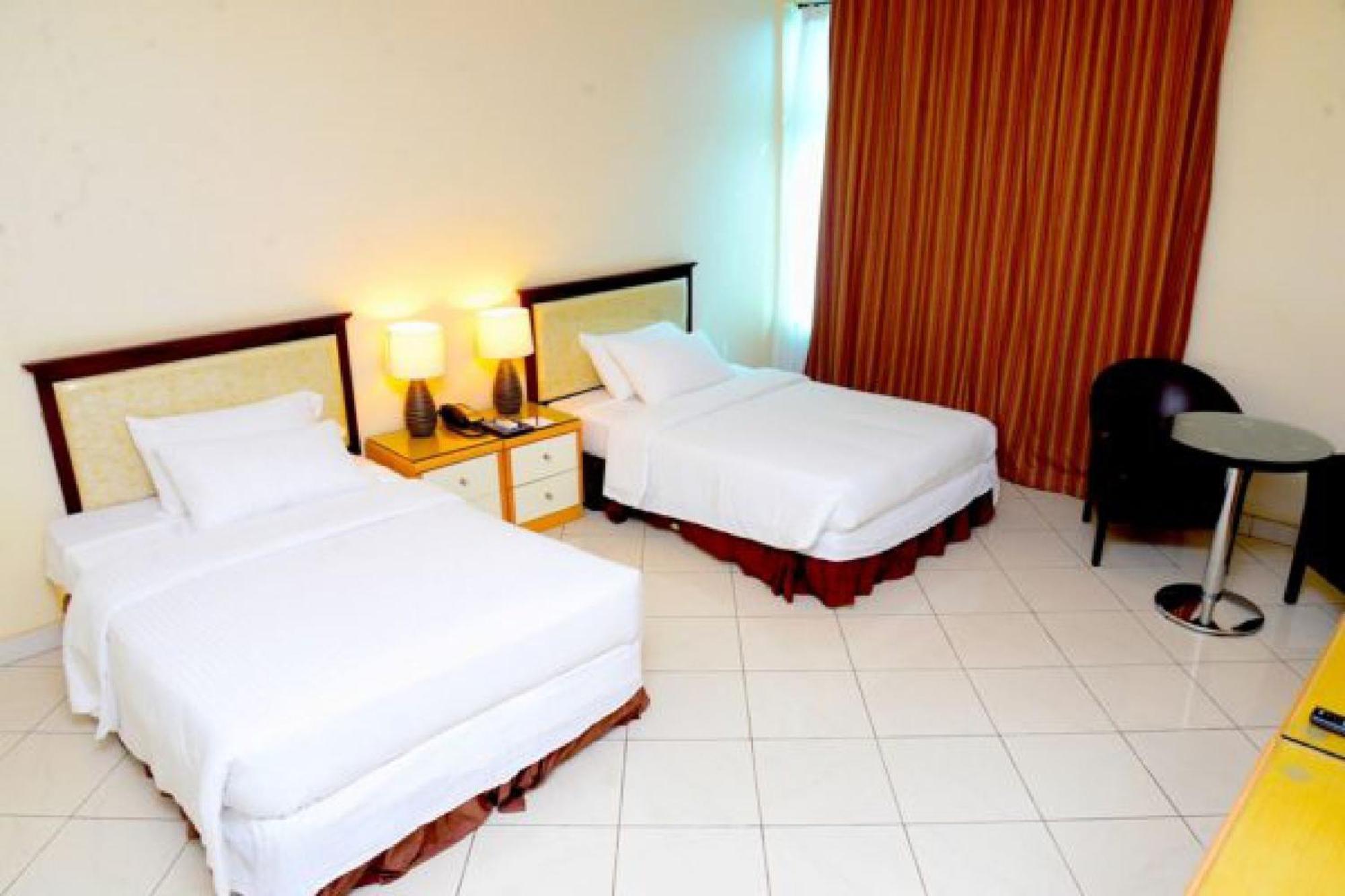 Room In Lodge - Golden Royale Hotel Enugu Exteriör bild